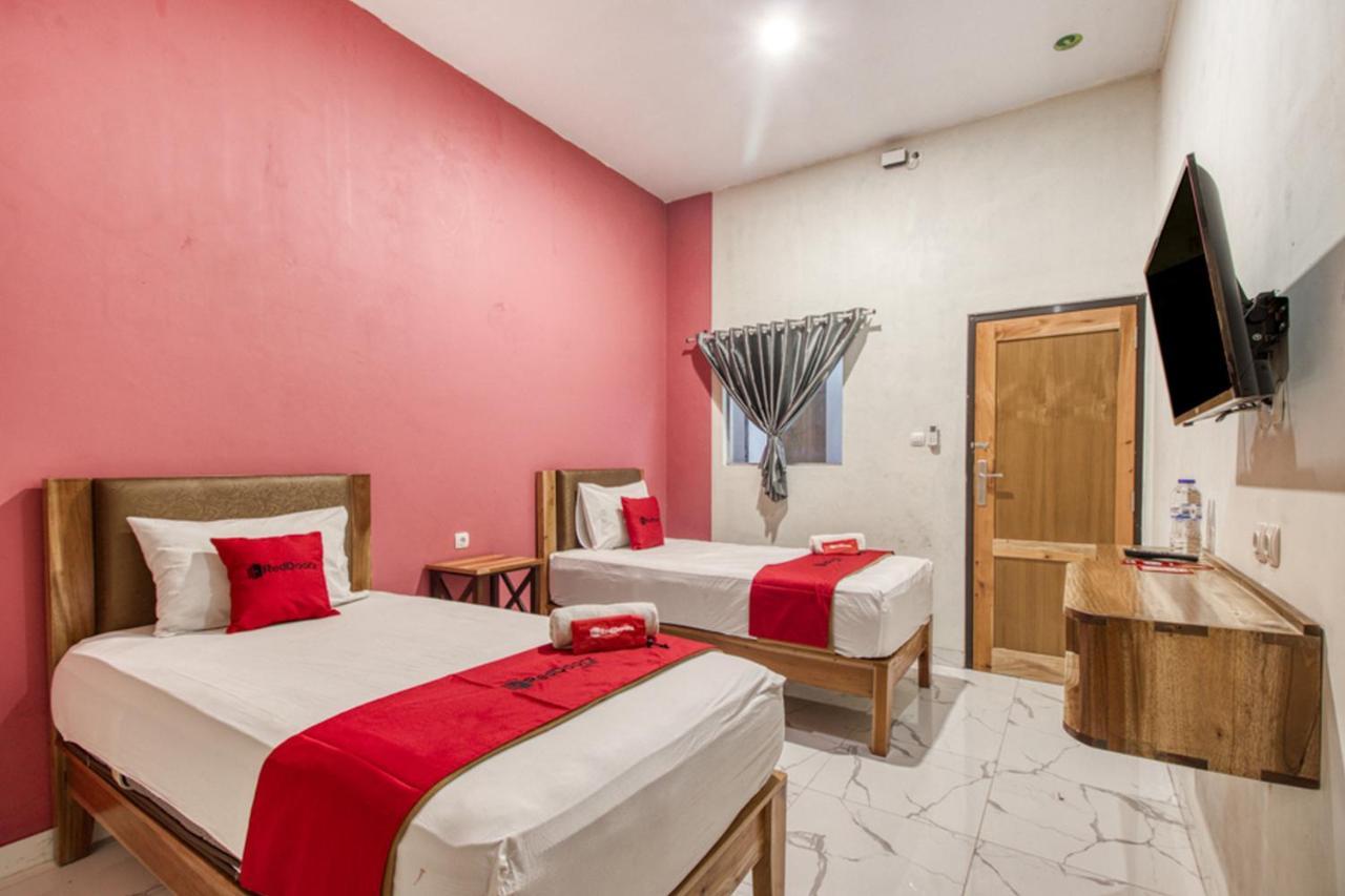 Reddoorz Plus @ Flory Hotel Yogyakarta Exteriör bild